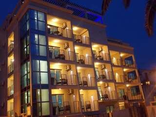 Апартаменты Apartments and Rooms Grand Palazzo Будва-1